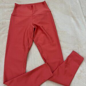 Alo Yoga Leggings in Pink Size Small
